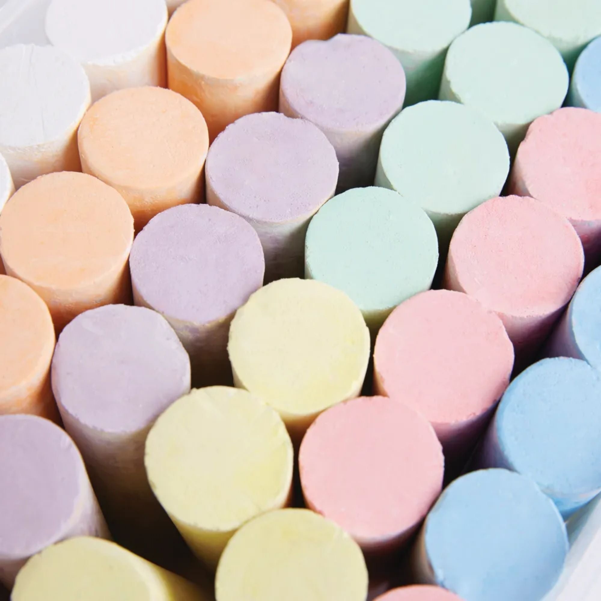 White/Coloured Playground Chalk - Tub of 52