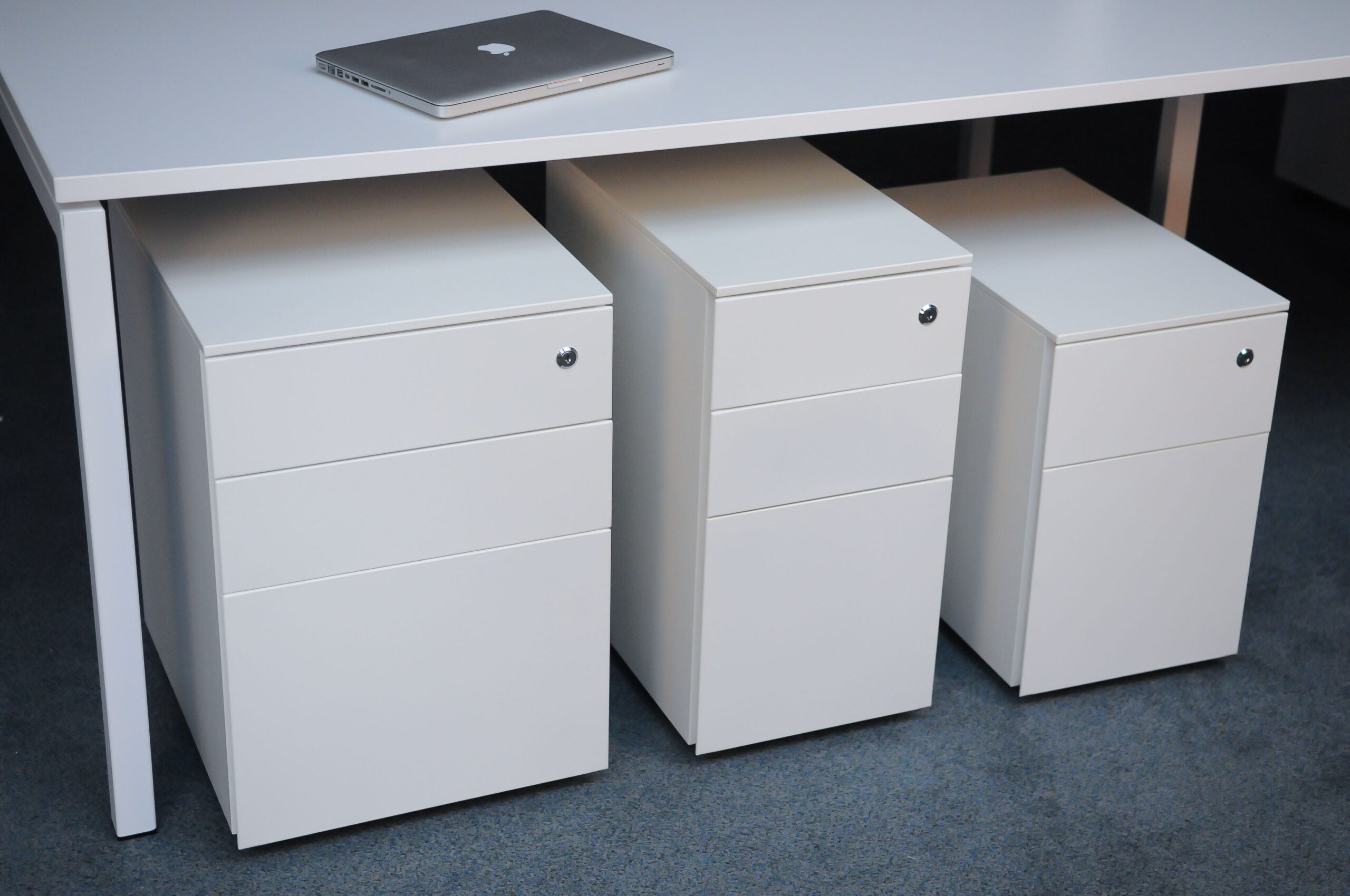 Steel Mobile Pedestal